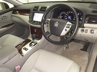TOYOTA CROWN 2012