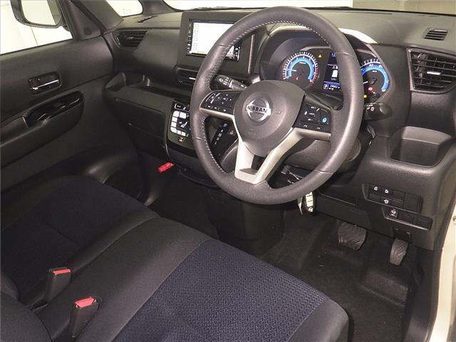 NISSAN ROOX 2023