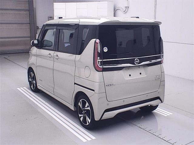 NISSAN ROOX 2023