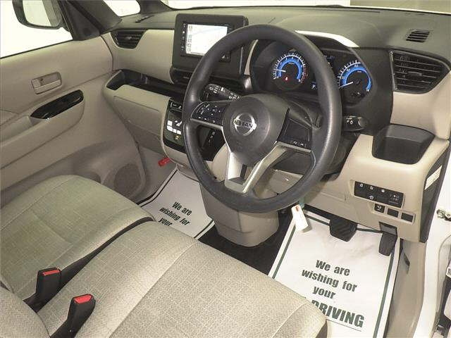 NISSAN ROOX 2022