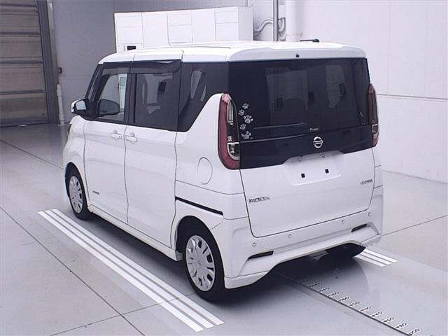 NISSAN ROOX 2022
