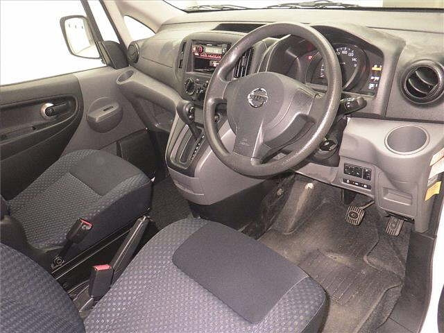 NISSAN NV200 2021
