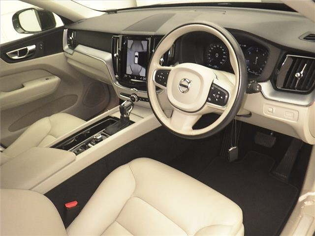 VOLVO XC60 2020