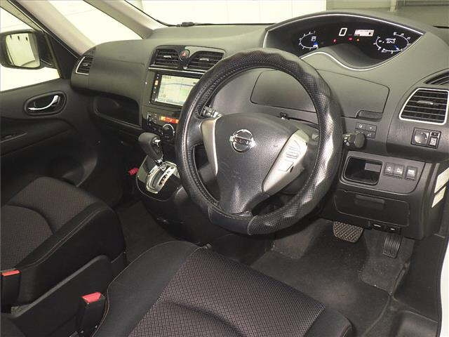 NISSAN SERENA 2012