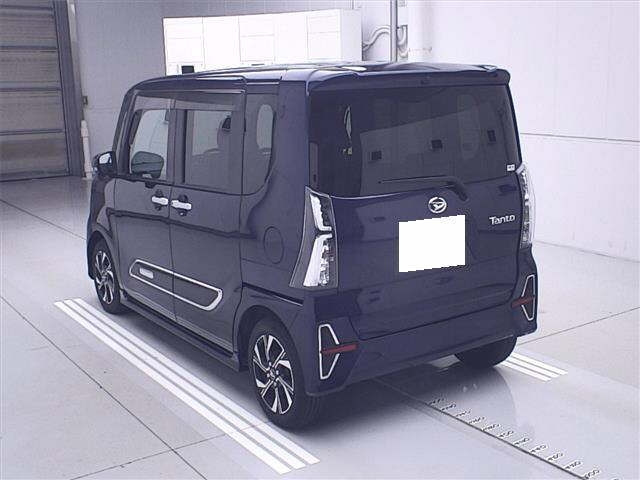 DAIHATSU TANTO 2021