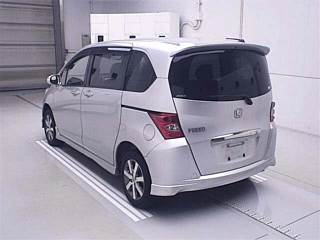 HONDA FREED 2010