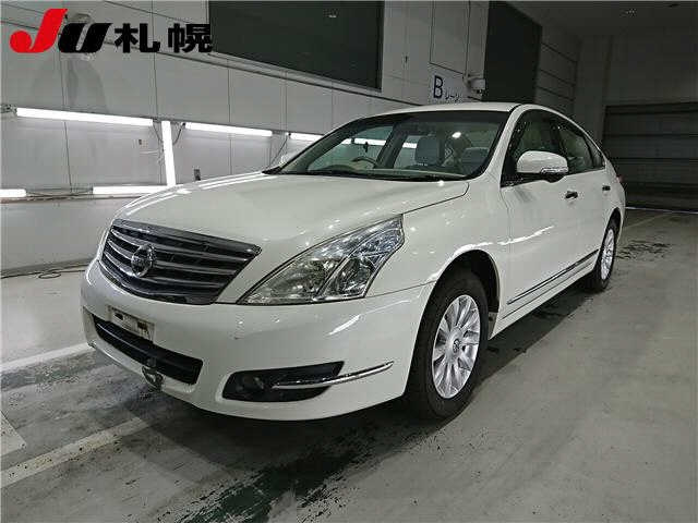 NISSAN TEANA 2011