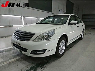 NISSAN TEANA 2011
