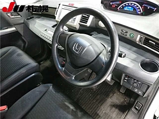 HONDA FREED 2013