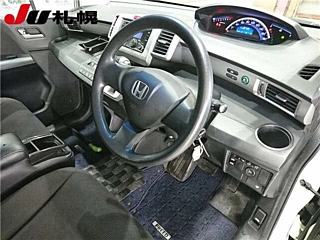 HONDA FREED 2011