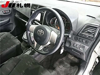 TOYOTA RACTIS 2014