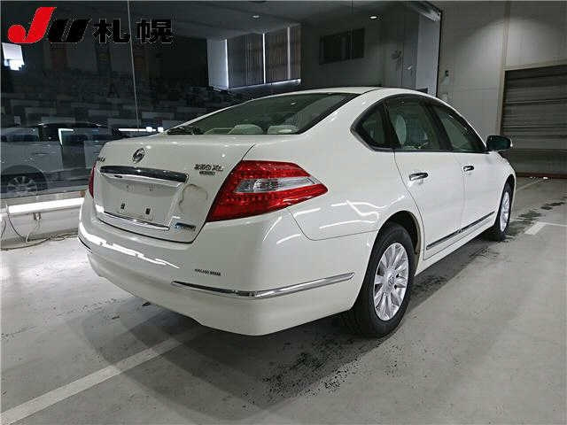 NISSAN TEANA 2011