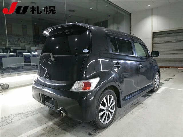 TOYOTA BB 2010
