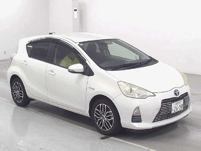 TOYOTA AQUA 2012