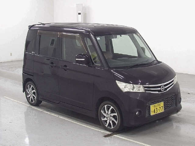 NISSAN ROOX 2011
