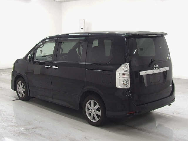 TOYOTA VOXY 2008