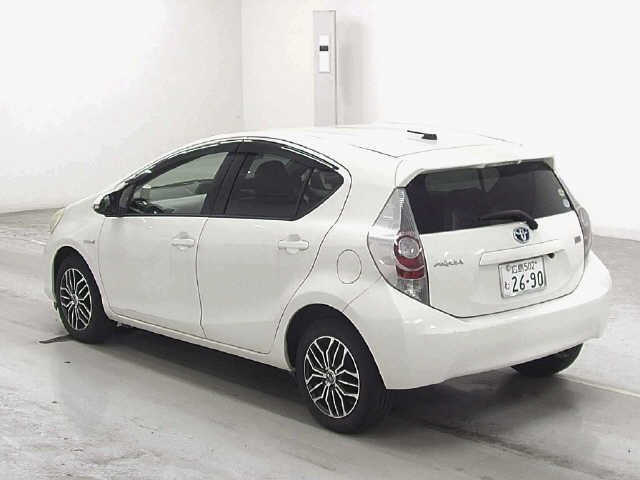 TOYOTA AQUA 2012