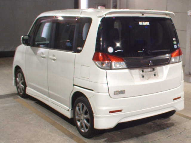 MITSUBISHI DELICA D2 2012