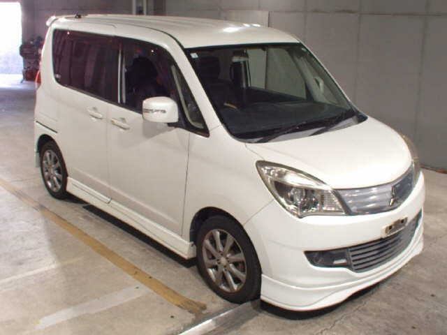 MITSUBISHI DELICA D2 2012