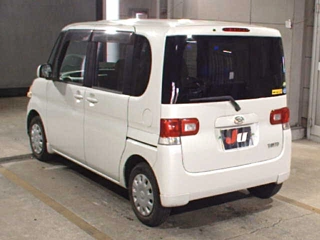 DAIHATSU TANTO 2009