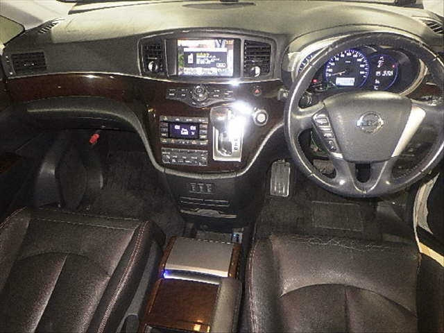 NISSAN ELGRAND 2010
