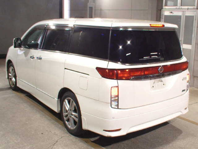 NISSAN ELGRAND 2010