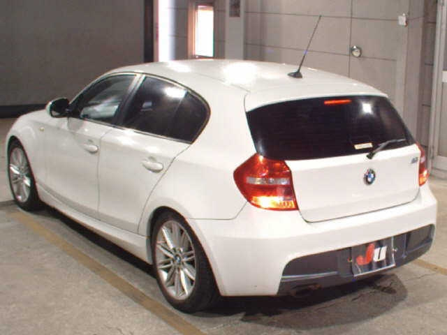 BMW 1 SERIES 2010