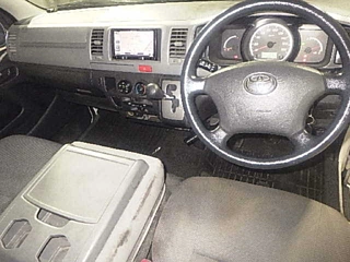 TOYOTA HIACE VAN 2010