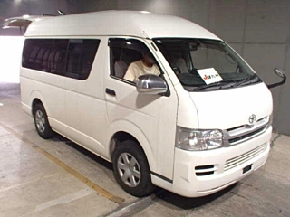 TOYOTA HIACE VAN 2010