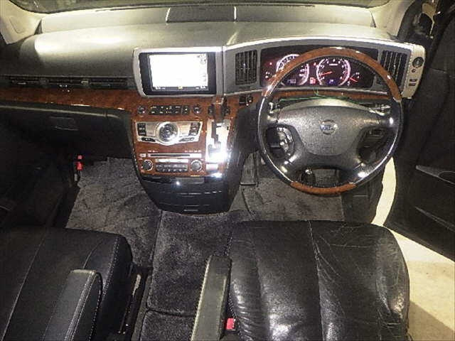 NISSAN ELGRAND 2010