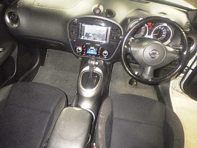 NISSAN JUKE 2012