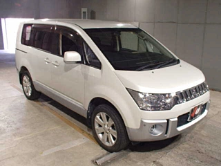 MITSUBISHI DELICA D5 2015