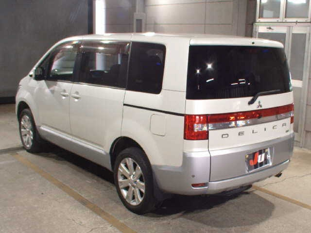 MITSUBISHI DELICA D5 2015