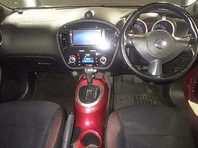 NISSAN JUKE 2012