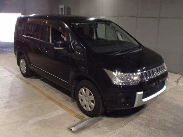 MITSUBISHI DELICA D5 2011