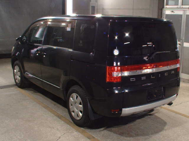MITSUBISHI DELICA D5 2011