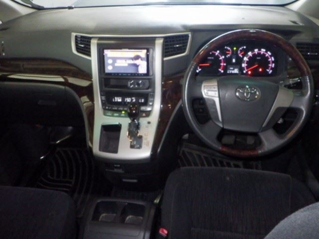 TOYOTA VELLFIRE 2012