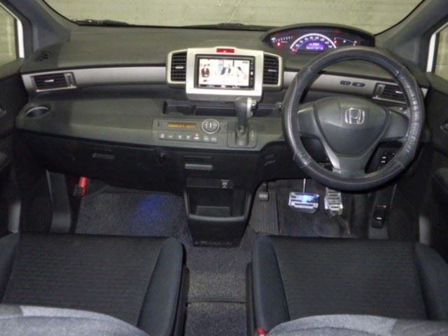 HONDA FREED 2010
