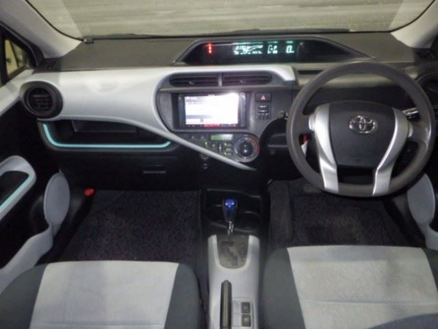 TOYOTA AQUA 2012