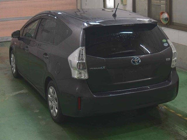TOYOTA PRIUS ALPHA 2014