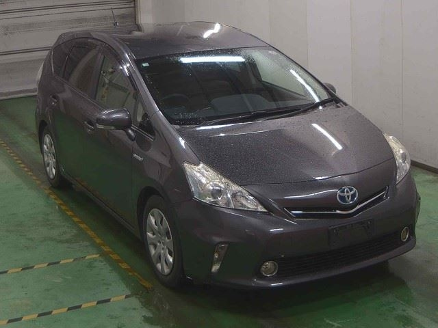 TOYOTA PRIUS ALPHA 2014