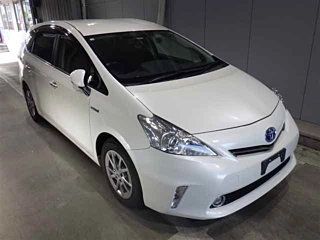 TOYOTA PRIUS ALPHA 2014