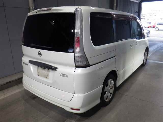 NISSAN SERENA 2010