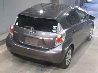 TOYOTA AQUA 2013