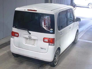 DAIHATSU TANTO 2010