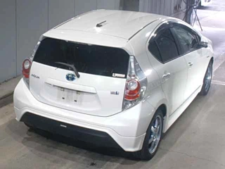 TOYOTA AQUA 2012