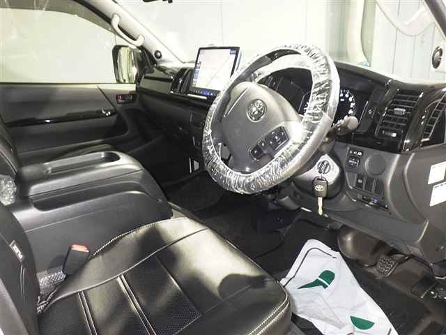 TOYOTA HIACE VAN 2024
