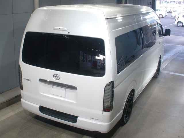 TOYOTA HIACE VAN 2024