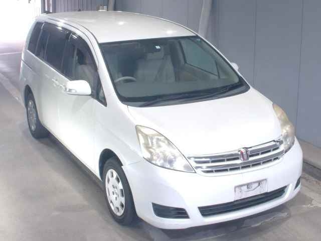 TOYOTA ISIS 2011