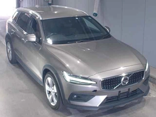VOLVO V60 2022